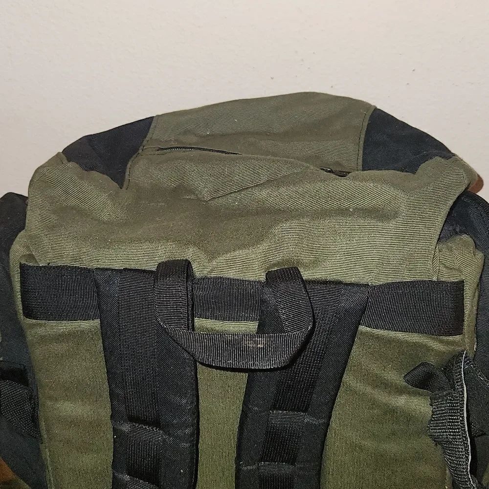 L.L. Bean Hiking Backpack - Picture 5 of 10